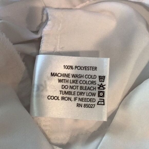 Lady Pin Seeker White Golf Shorts Size 8 - Picture 4 of 4